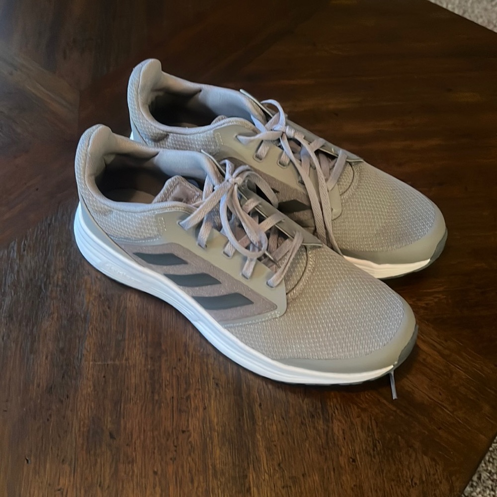 Mens 9.5 Adidas Athletic shoes NWOT. Box not available